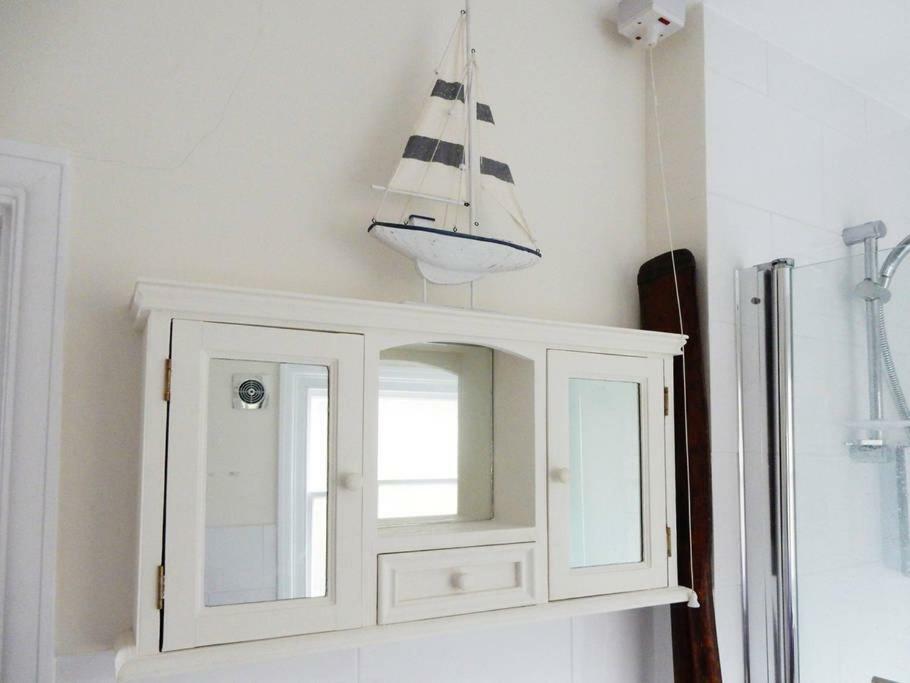 Summer House Ξενοδοχείο Thames Ditton Εξωτερικό φωτογραφία