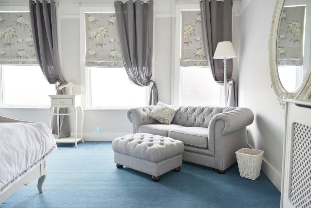 Summer House Ξενοδοχείο Thames Ditton Εξωτερικό φωτογραφία